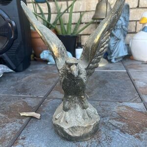 Majestic brads Eagle Sculpture